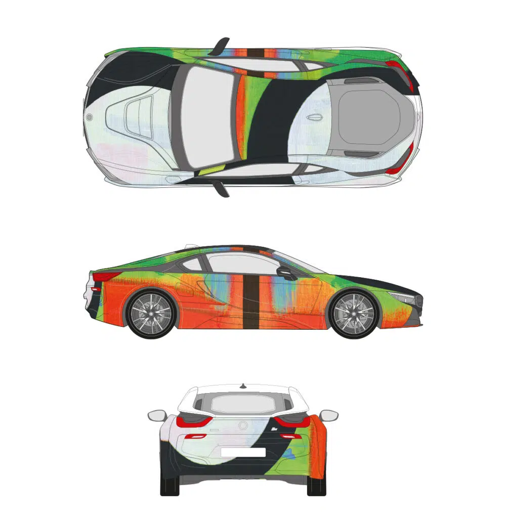 Fahrzeug-Designentwurf mit abstraktem Muster in kräftigen Orange-, Grün-, Blau- und Schwarztönen auf einem Sportwagen, dargestellt in drei Ansichten: von oben, seitlich und hinten.