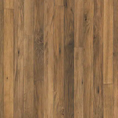 Nahaufnahme einer Holzoptik-Oberfläche mit warmen Brauntönen und natürlicher Maserung. Die Oberfläche zeigt eine realistische Holzstruktur mit verschiedenen Farbnuancen, die den Eindruck von Echtholz verleihen.
